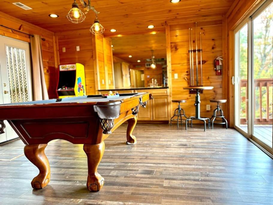 Bearly Gorgeous - Panoramic Views-4 King Suites-Pool Table- Bunk Rm-Ps5-Hottub Gatlinburg Exteriér fotografie