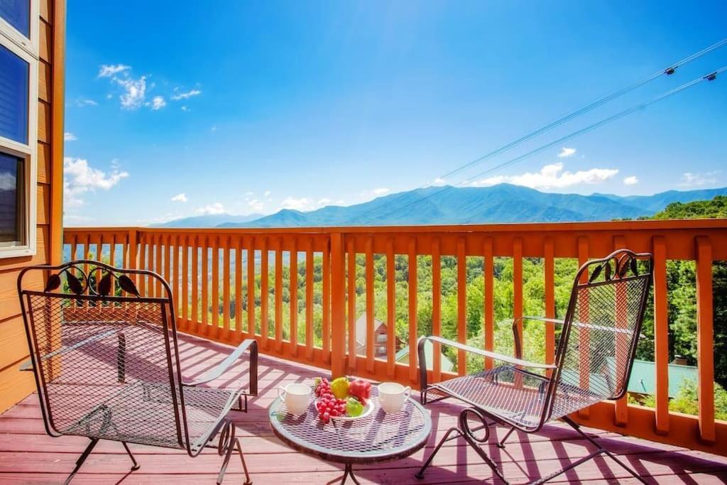 Bearly Gorgeous - Panoramic Views-4 King Suites-Pool Table- Bunk Rm-Ps5-Hottub Gatlinburg Exteriér fotografie