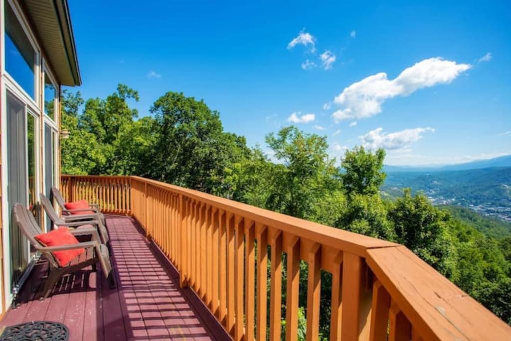 Bearly Gorgeous - Panoramic Views-4 King Suites-Pool Table- Bunk Rm-Ps5-Hottub Gatlinburg Exteriér fotografie